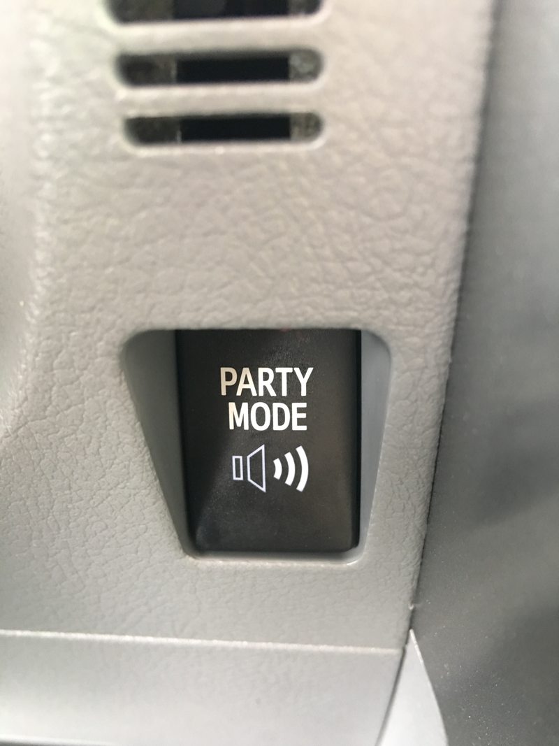 Illustration for article titled Party Mode